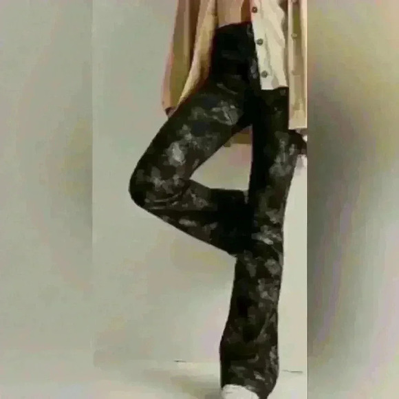 NWT. We The Free Jayde Printer Metallic High Rise Flare Leg. Black with … - Picture 1 of 10